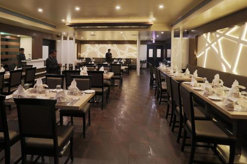 Grand Kailash Hotel