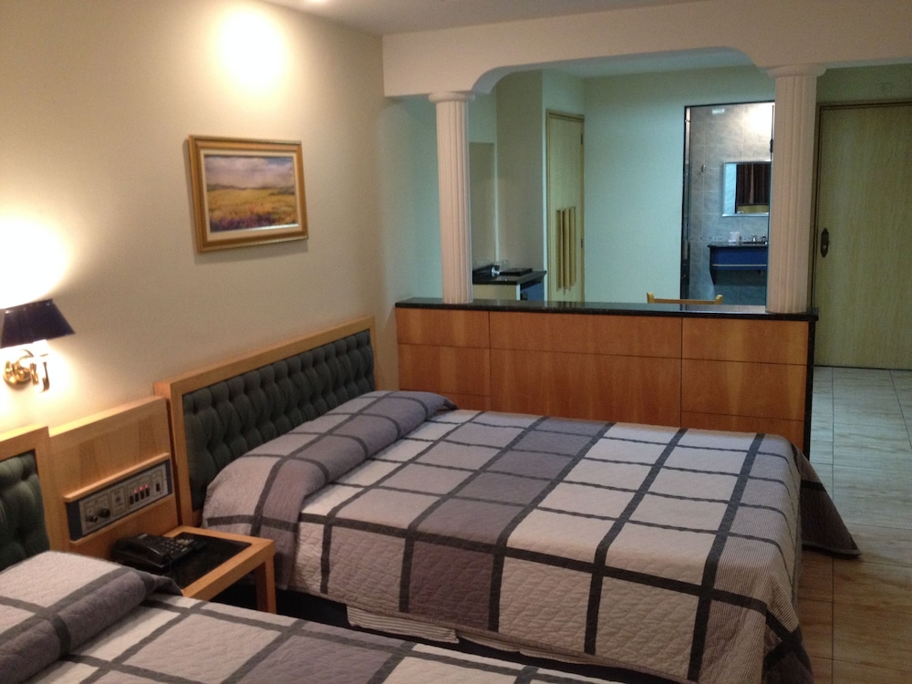 Hotel Columbia
