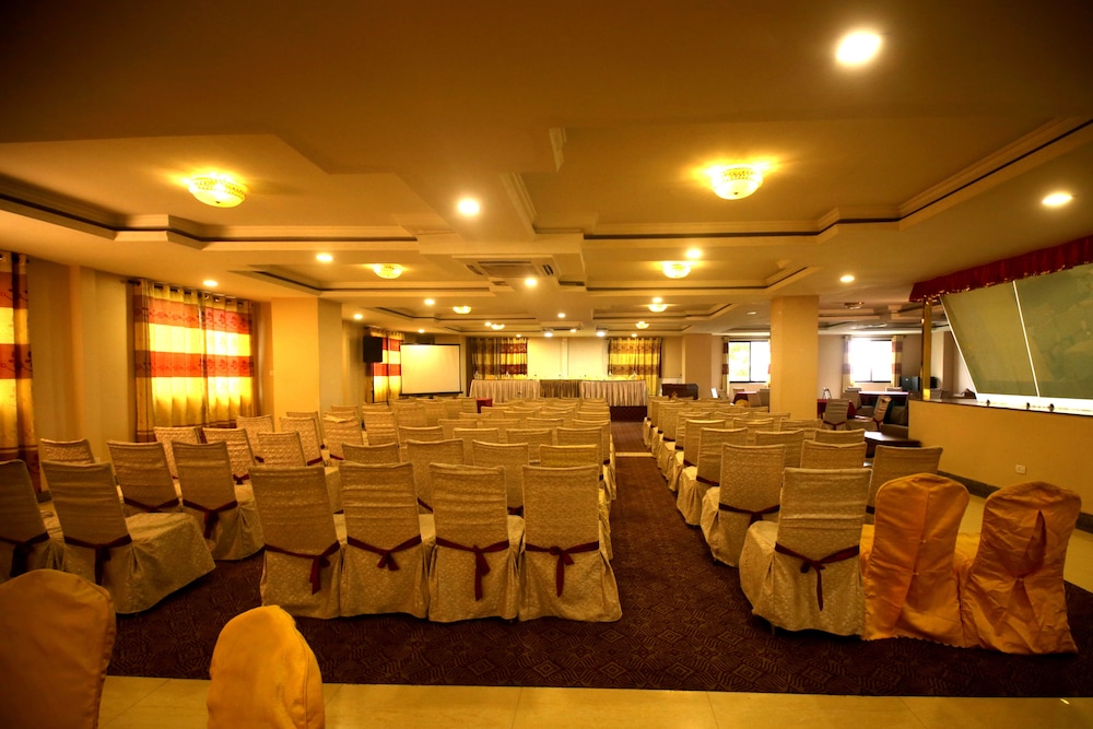 Yellow Pagoda Hotel