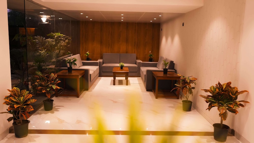 Hsquare Hotel Lokhandwala