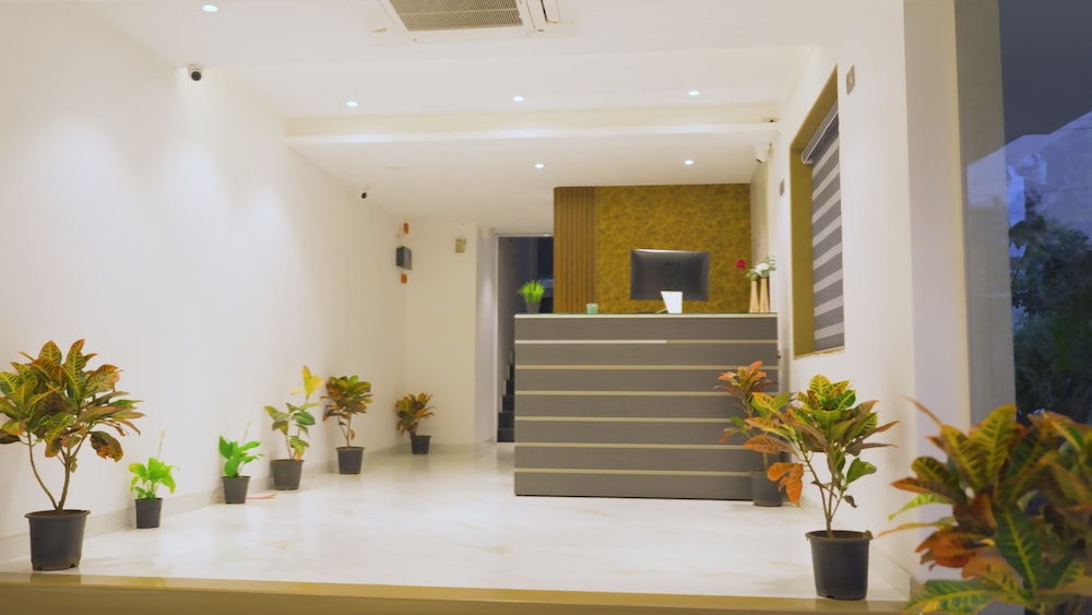 Hsquare Hotel Lokhandwala