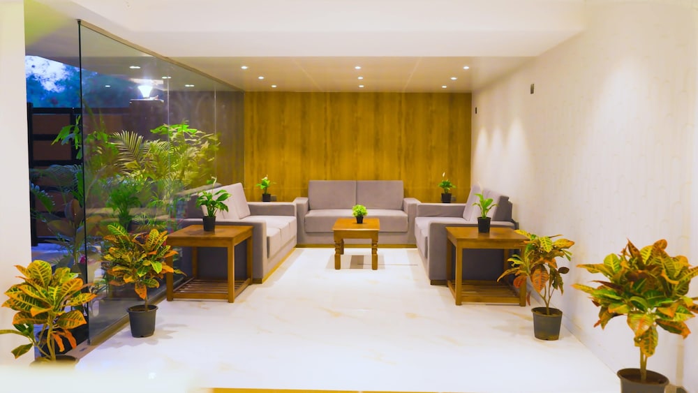 Hsquare Hotel Lokhandwala