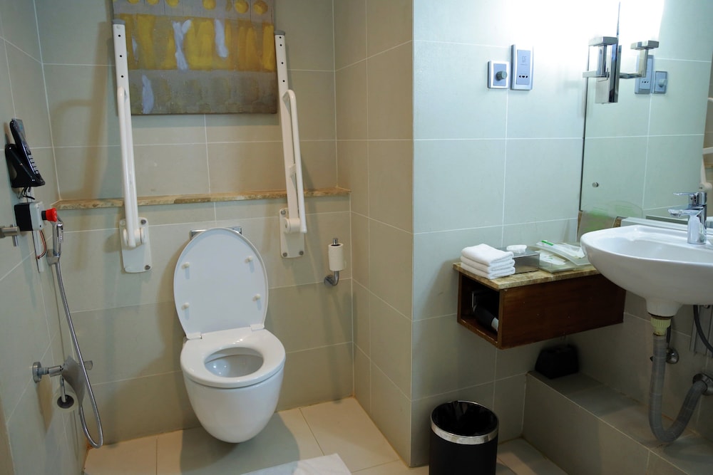 Holiday Inn Cochin, an IHG Hotel