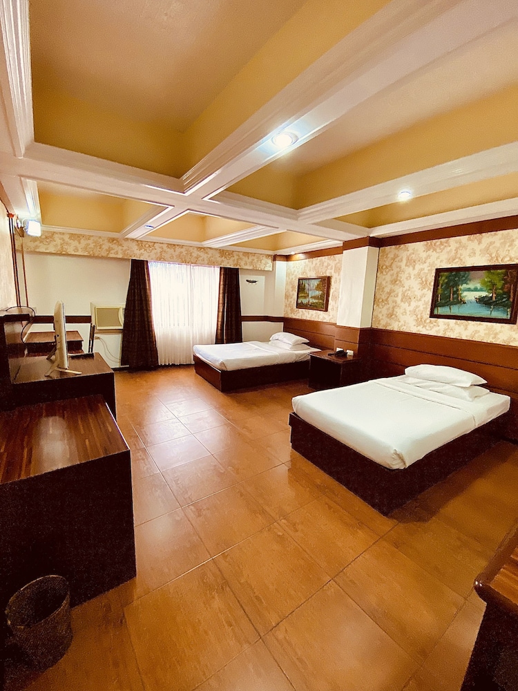 Wregent Plaza Hotel