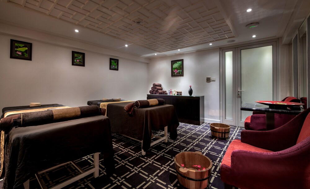 Le Petit Prince Hanoi Hotel & Rooftop Bar