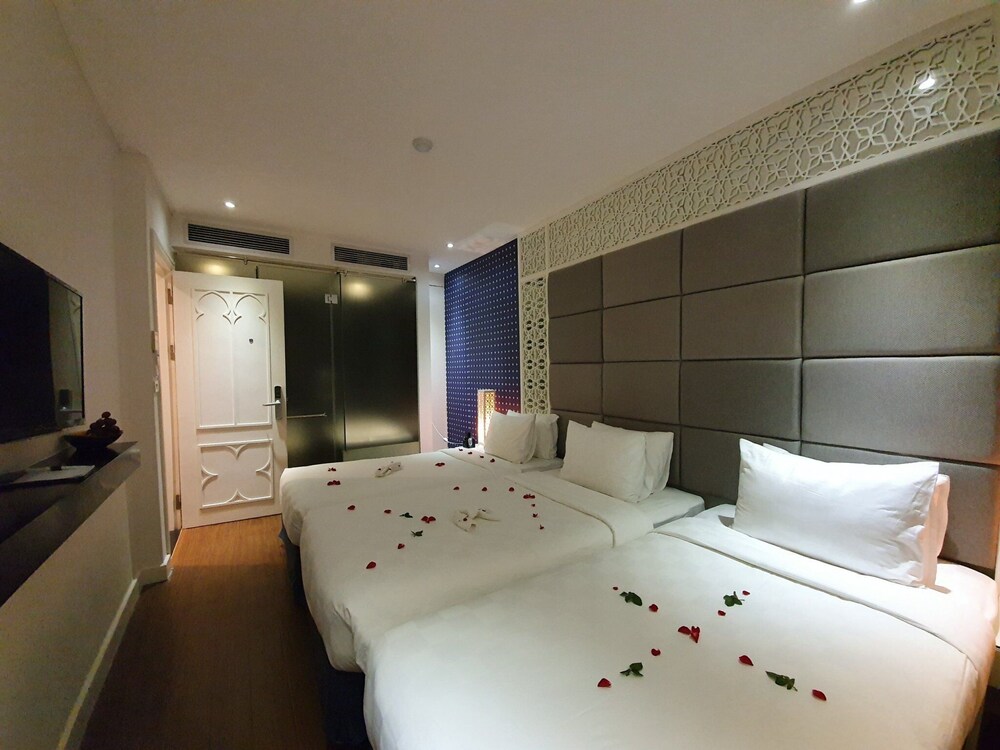 Le Petit Prince Hanoi Hotel & Rooftop Bar
