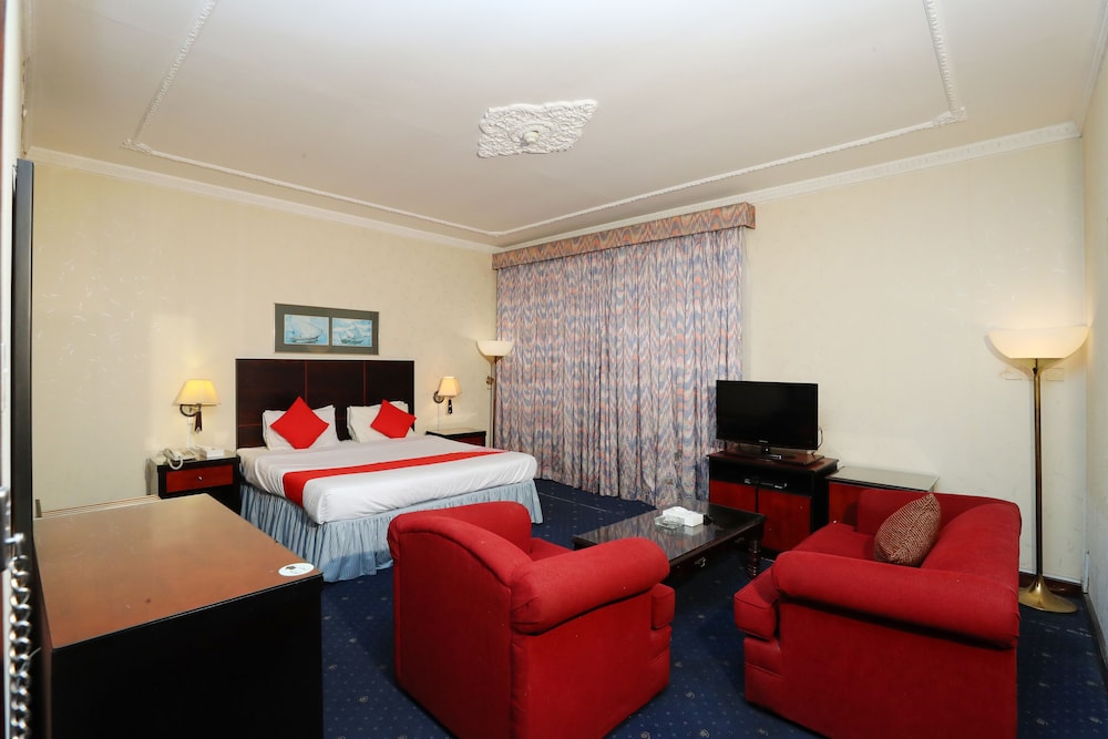 OYO 112 Semiramis Hotel