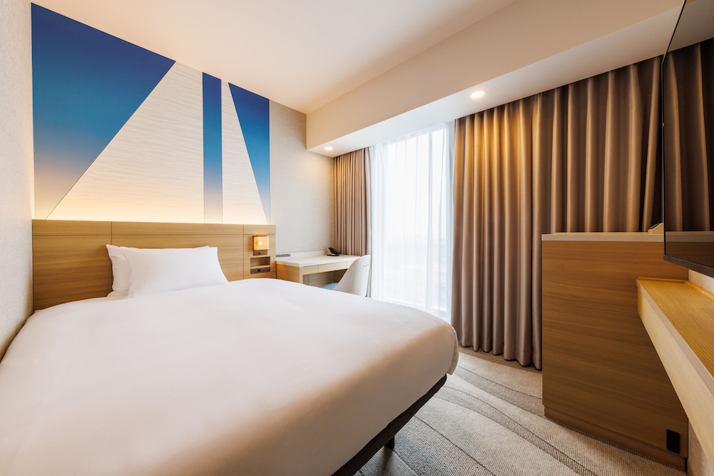 JR East Hotel Mets Premier Makuhari Toyosuna
