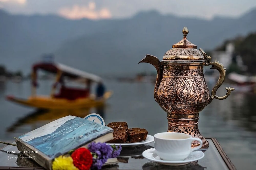 Prince of Kashmir Houseboat
