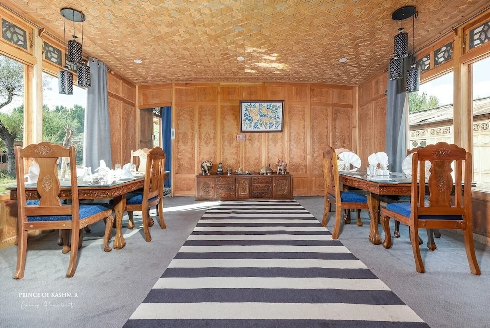 Prince of Kashmir Houseboat