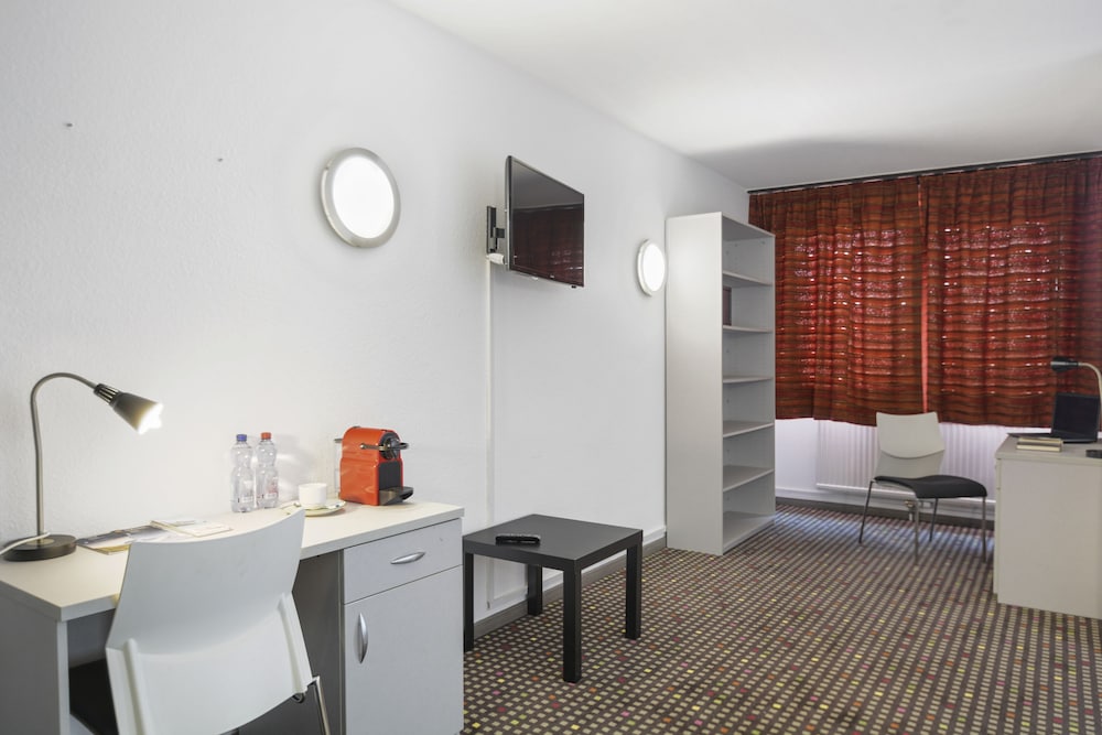 Neuchatel City Hotel