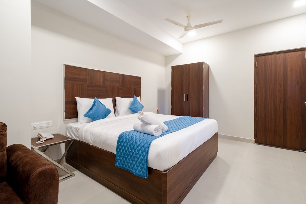Monday Hotels- Swarnas The Capital