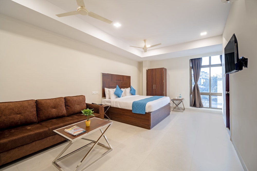 Monday Hotels- Swarnas The Capital