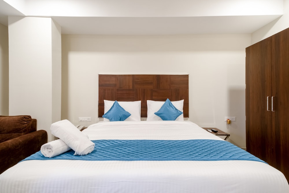 Monday Hotels- Swarnas The Capital