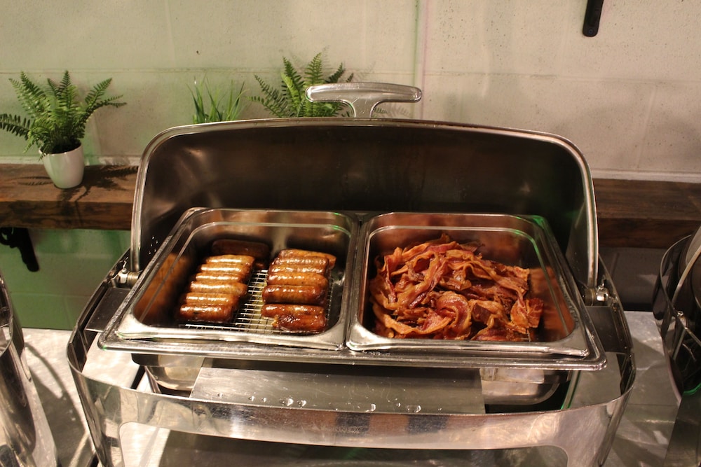 Crowne Plaza Chicago West Loop by IHG