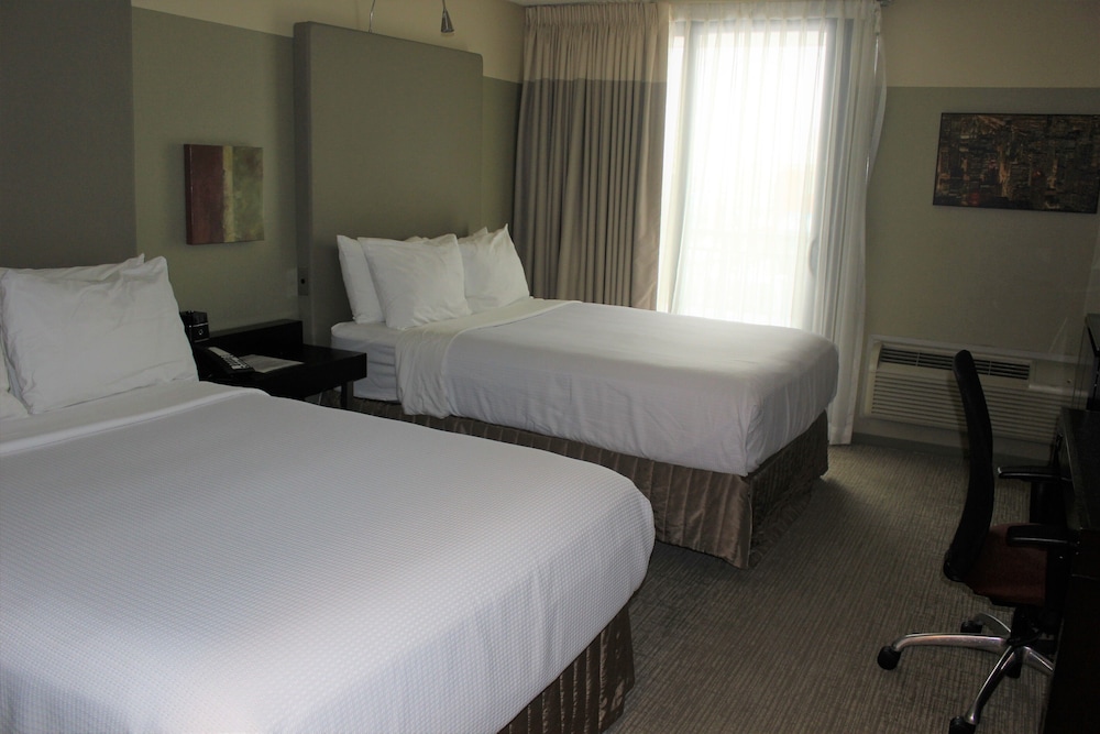 Crowne Plaza Chicago West Loop by IHG