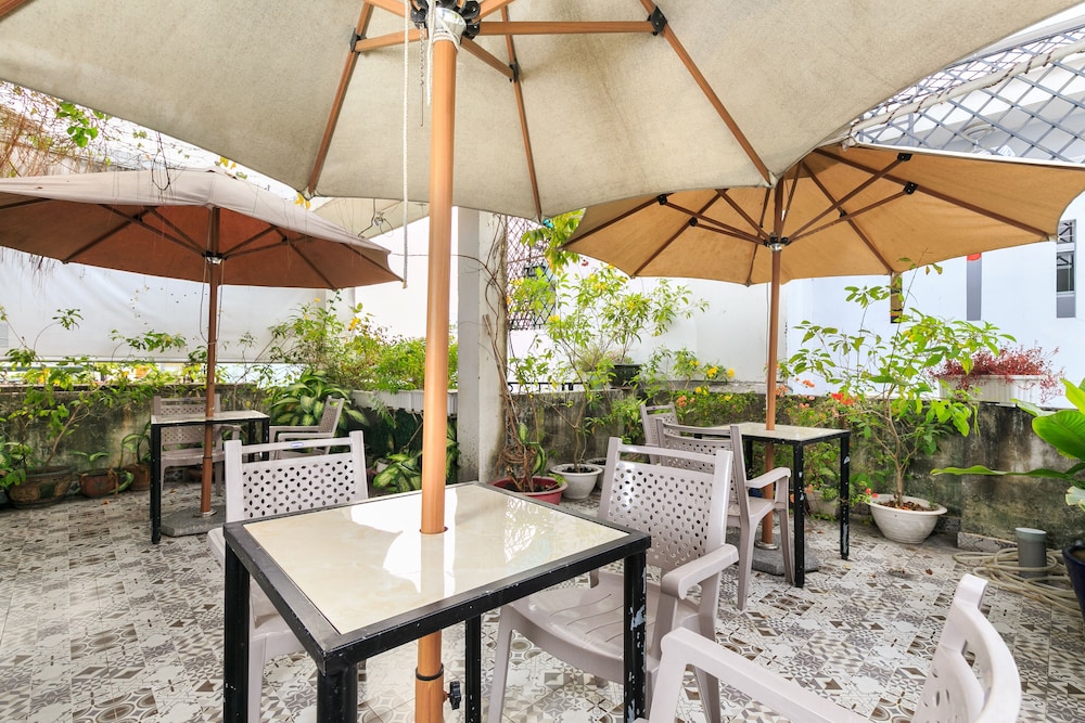 RedDoorz Plus near Ba Chieu Local Market