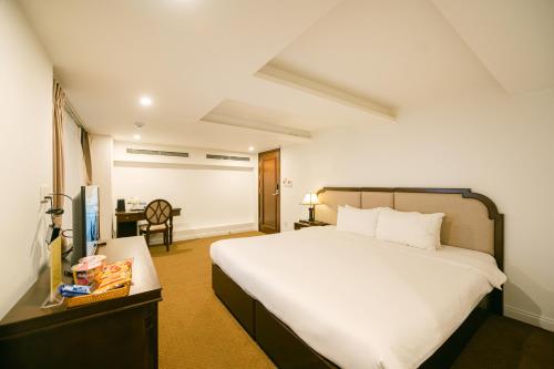 Hanoi Marigold Hotel