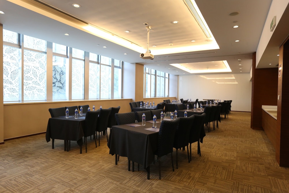 Holiday Inn Express Shanghai Jinsha by IHG