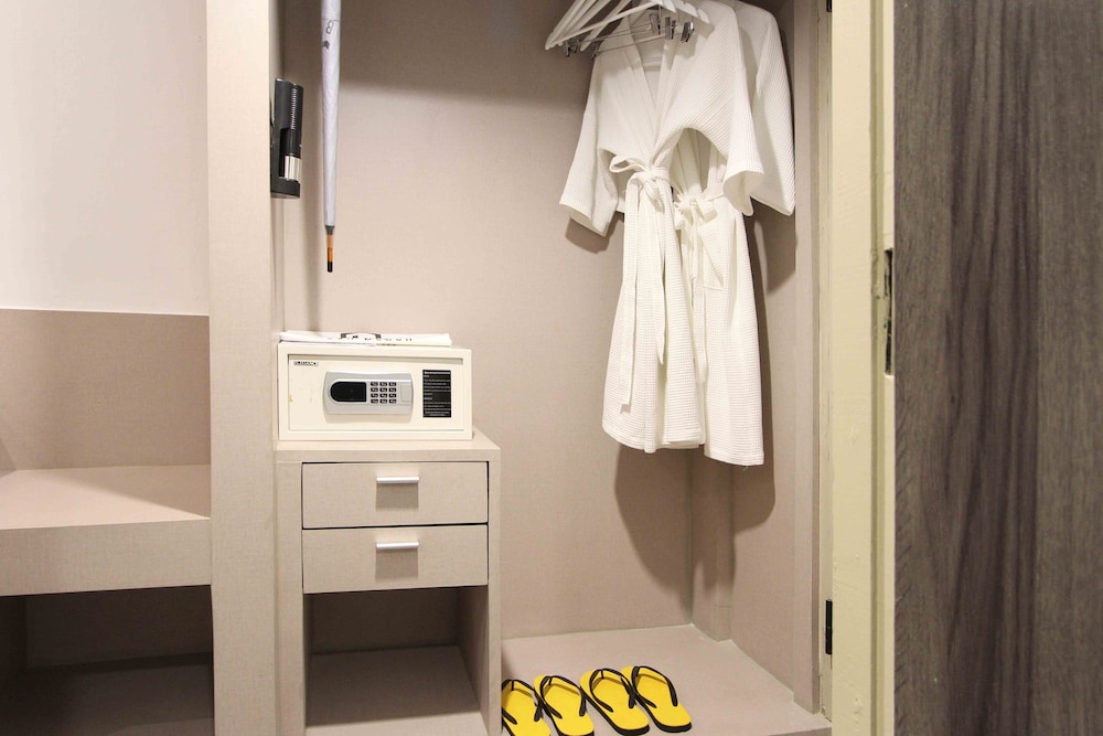 Pooh Beach Resort & Spa