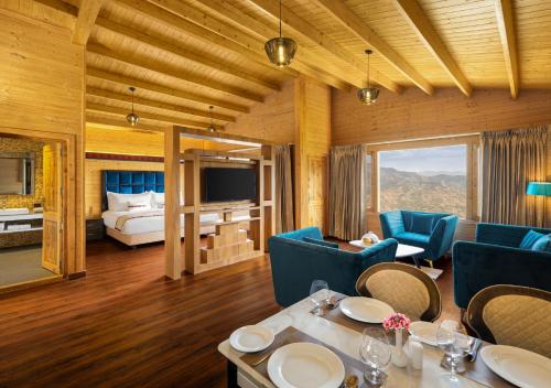 juSTa Cliffend Resort & Spa, Mashobra