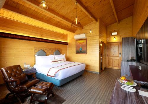 juSTa Cliffend Resort & Spa, Mashobra