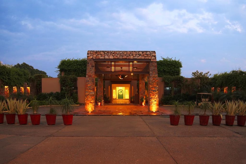 Lemon Tree Hotel, Tarudhan, Valley, Manesar
