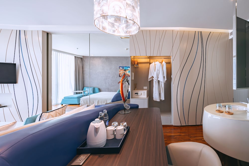 Hotel Baraquda Pattaya By Heeton