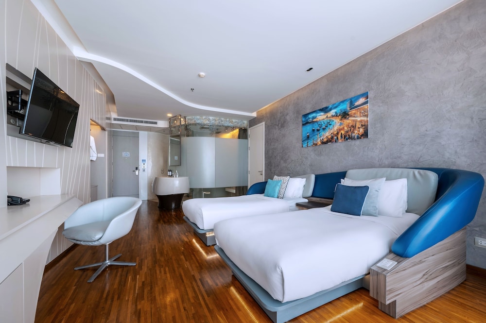 Hotel Baraquda Pattaya By Heeton