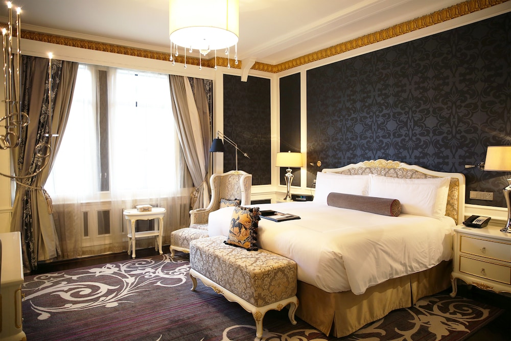 Fairmont Peace Hotel on the Bund