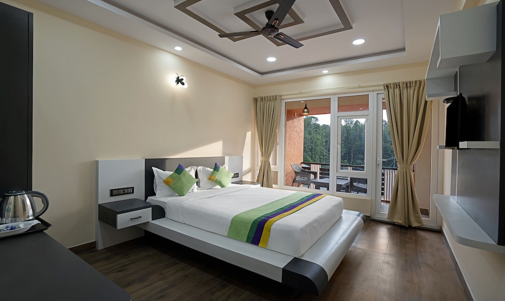 Treebo Sky Vista Suites with Hill View