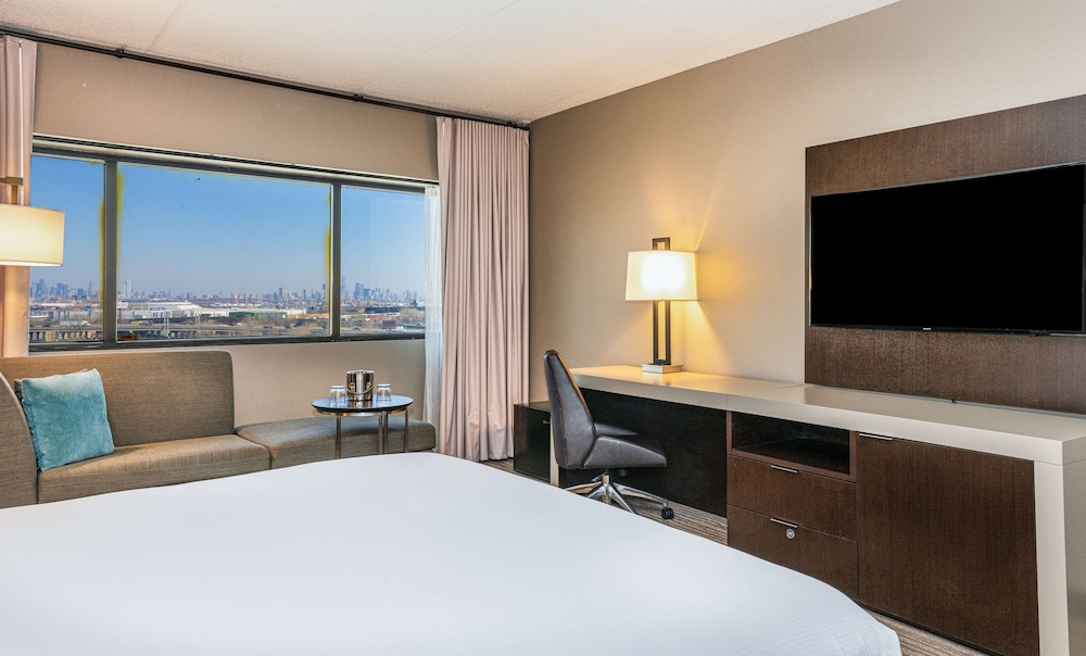 DoubleTree by Hilton Hotel Newark Airport
