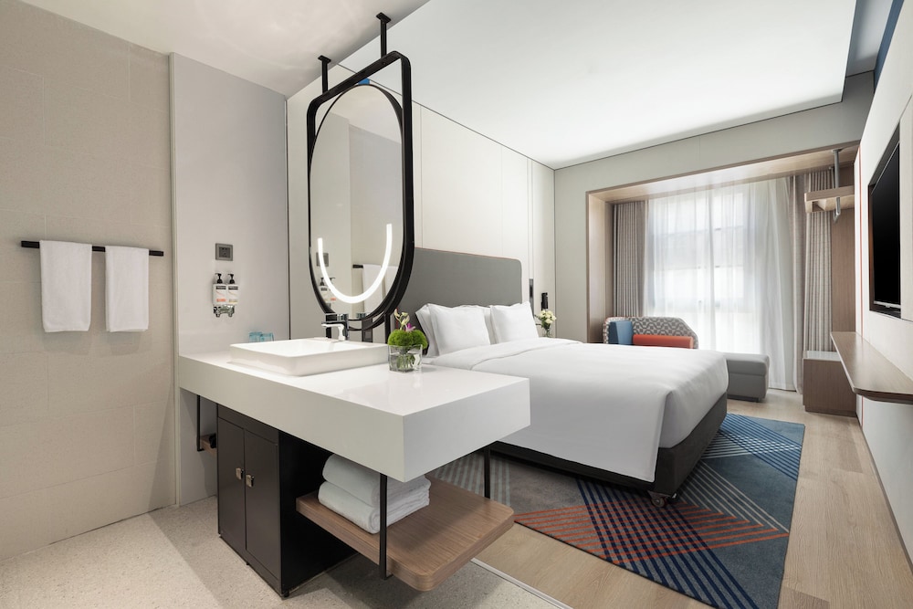 Holiday Inn Express Shanghai Changfeng Park by IHG