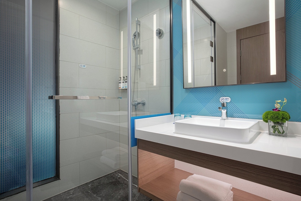 Holiday Inn Express Shanghai Changfeng Park by IHG