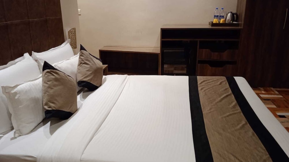 Hotel I towne Deoghar (Jharkhand-814112)