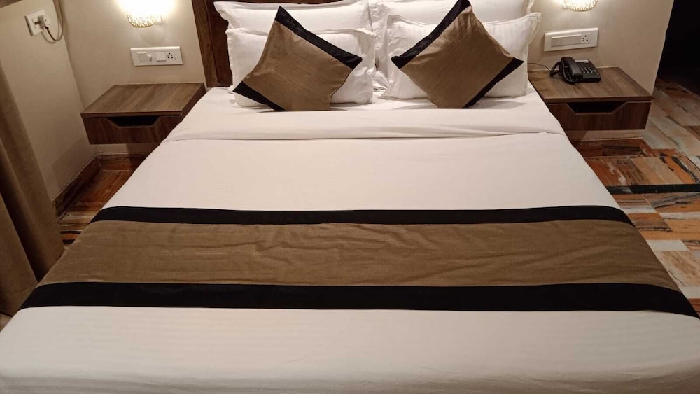 Hotel I towne Deoghar (Jharkhand-814112)
