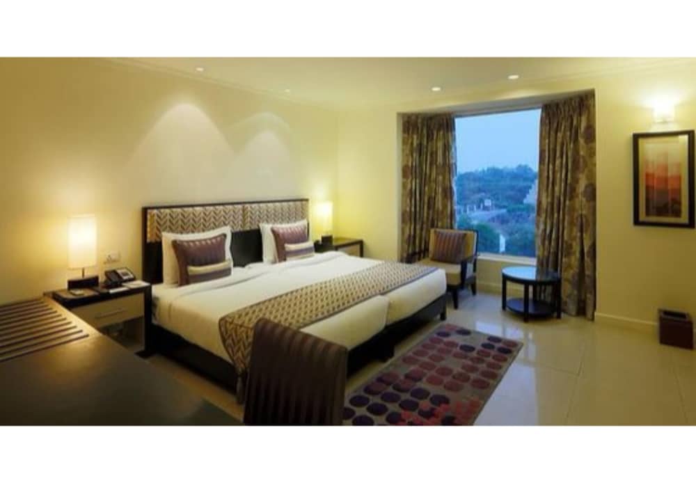 Sarovar Portico  Surajkund Faridabad