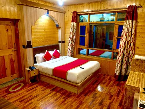 Hotel Gulmarg House