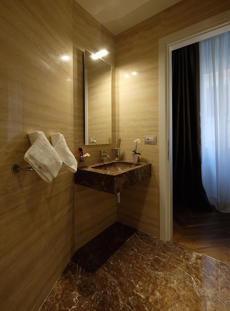 Navona Rooms