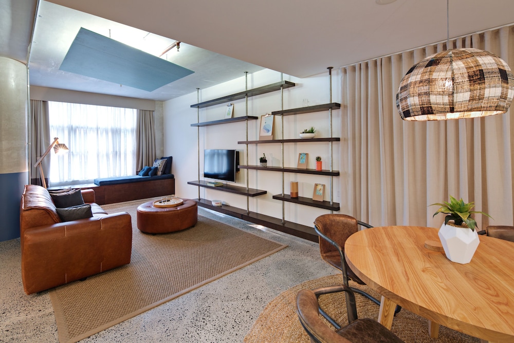 Zara Tower Luxury Suites and Apartments