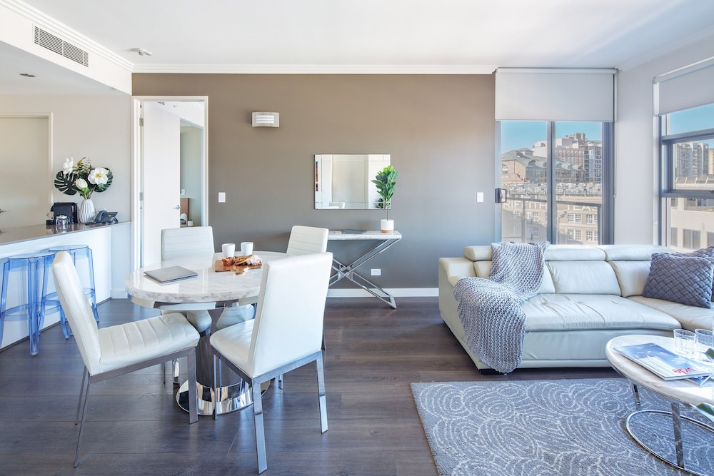 Zara Tower Luxury Suites and Apartments