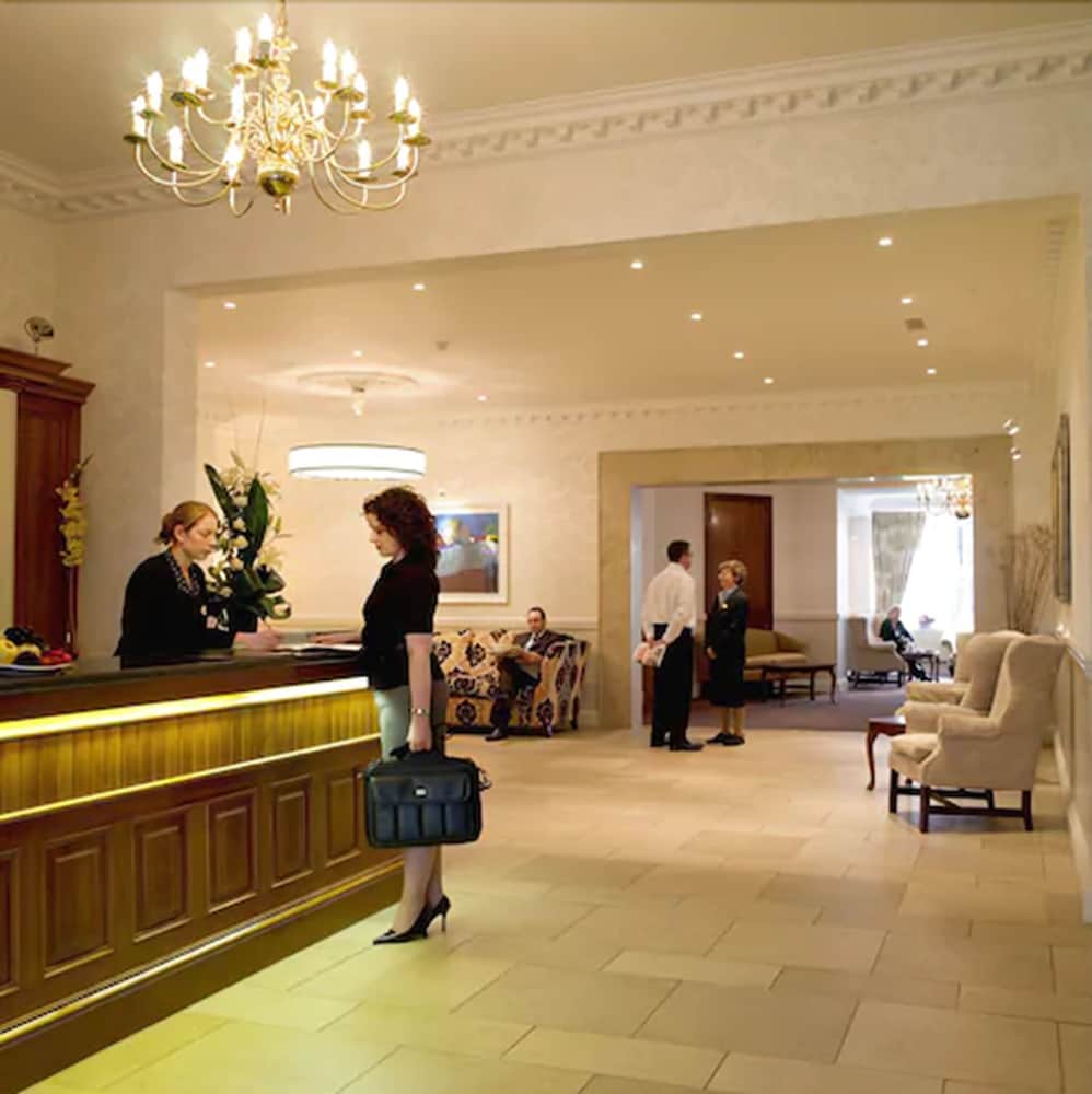 Marine Hotel