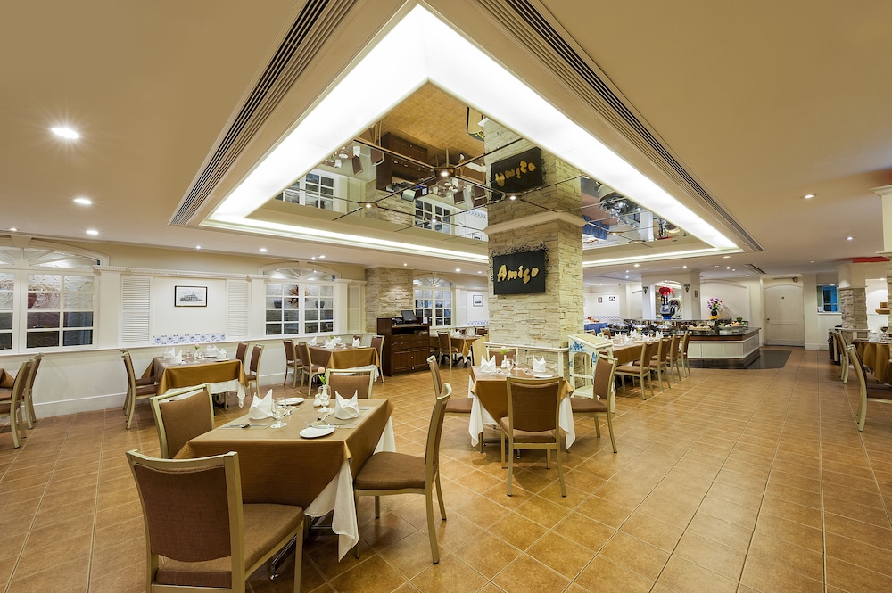 Riviera Hotel