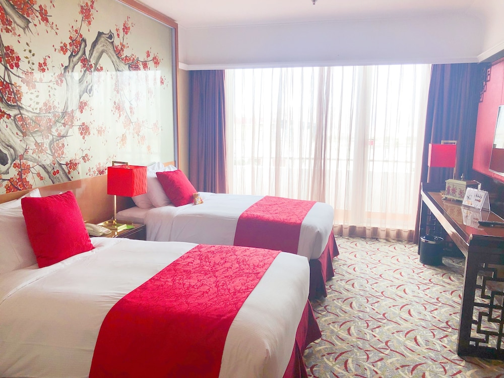 Riviera Hotel