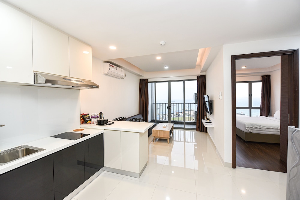 Lovina Residences at Harbour Bay