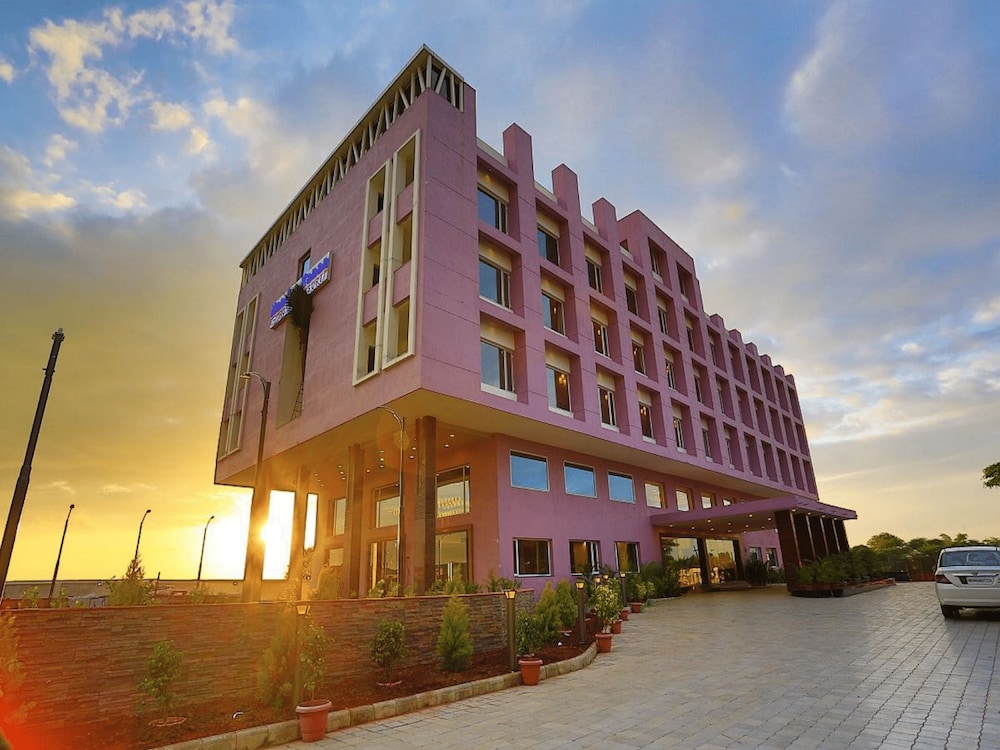 Nandan Kanan Hotel & Resort
