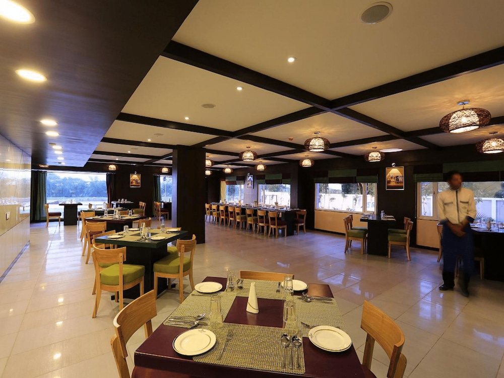Nandan Kanan Hotel & Resort