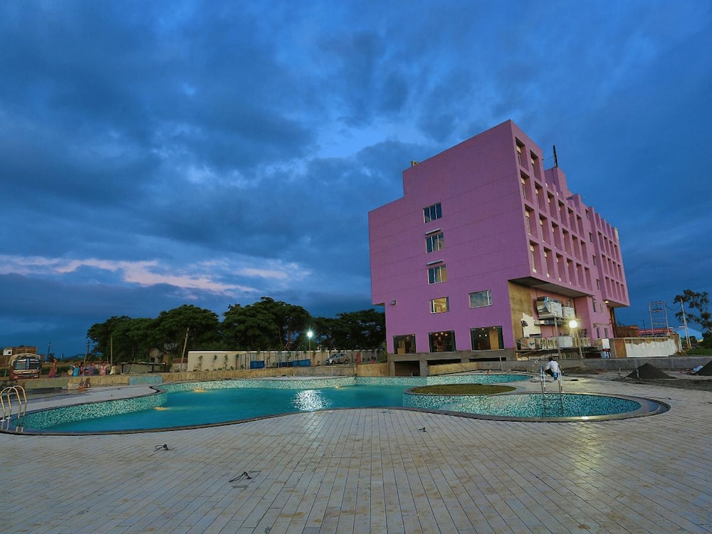 Nandan Kanan Hotel & Resort