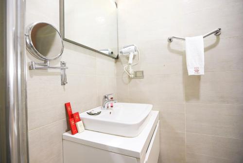 Paris Plaza Hotel
