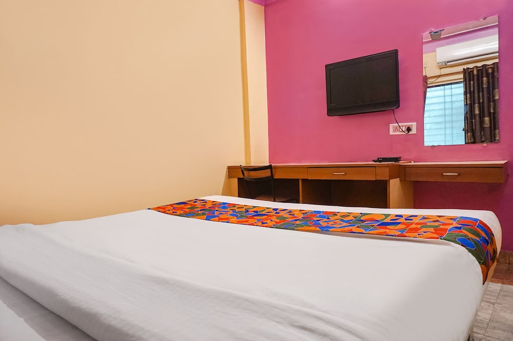 OYO 74539 Hotel Shloka Inn